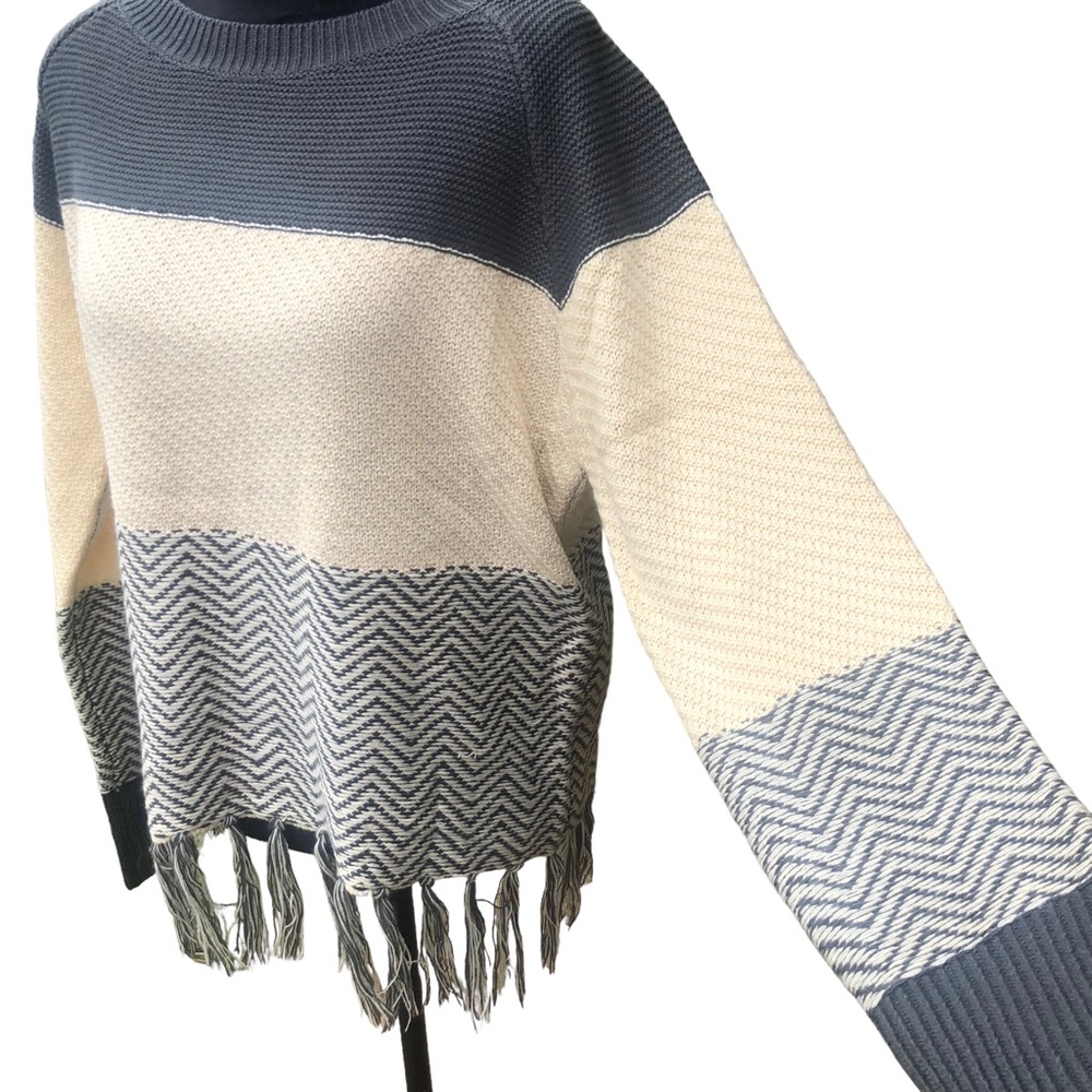 Easel Gray Colorblock Fringe Sweater size Small - Picture 2 of 7